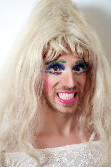 a-man-to-pet31-370x555